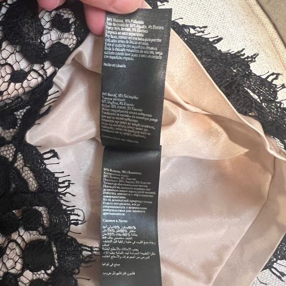 Karen Millen Lace Scalloped Shorts w/ Pockets | Size 2 | Black w/ Nude Underlay - Picture 7 of 9